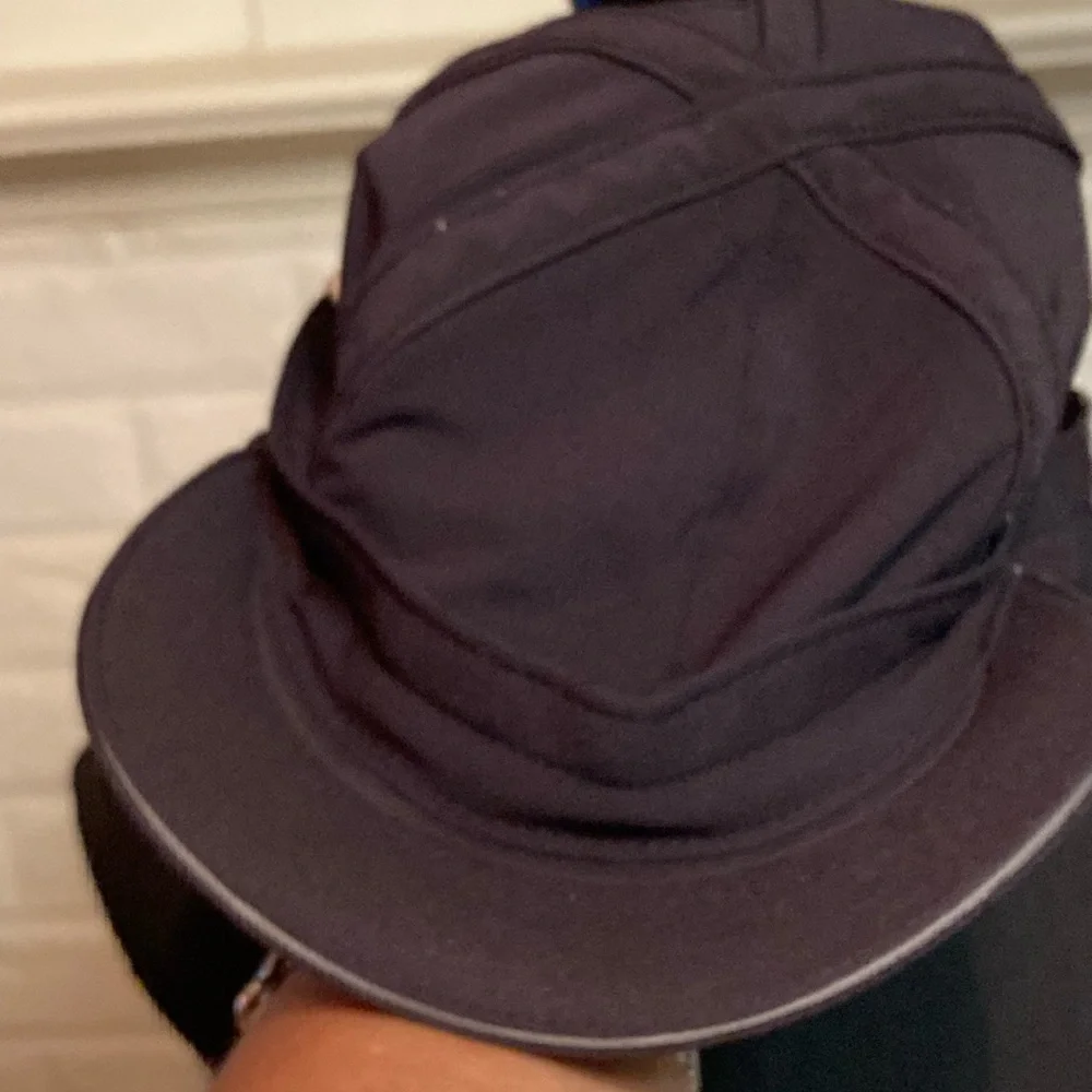 Lululemon  Athletica Black Adjustable Athletic Cap - Reflective Detail